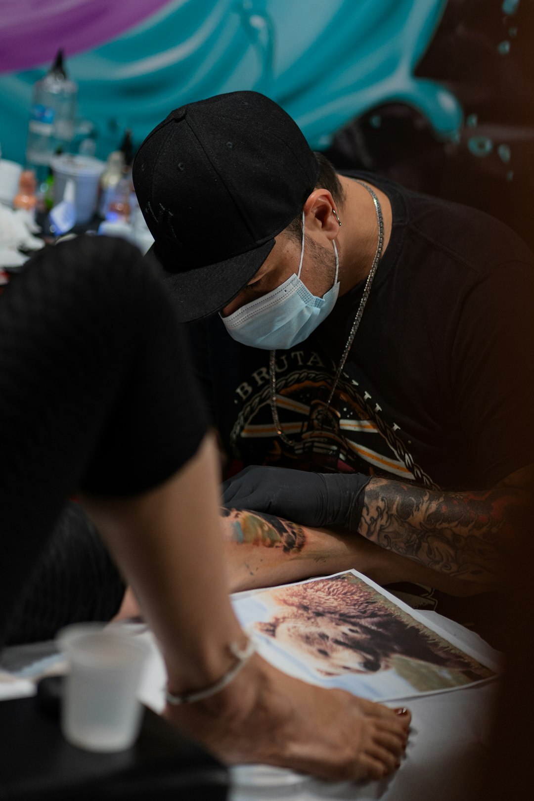 artist signing autographs